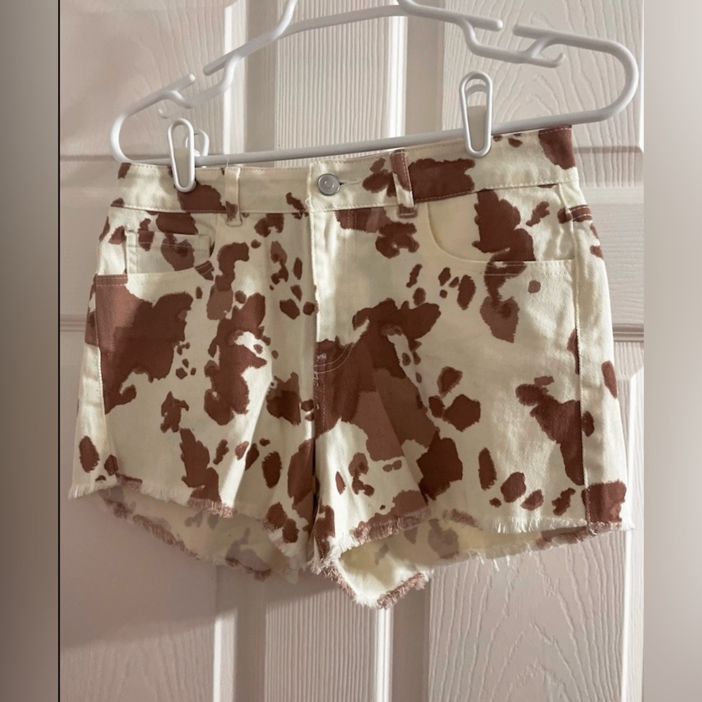 Altar’d State Brown Cow print Shorts Sz M